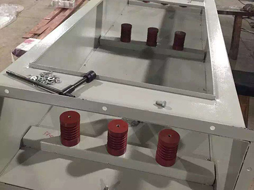 高压共线母线槽